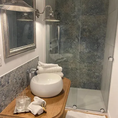 Le Domaine Des Trois Chenes 3*